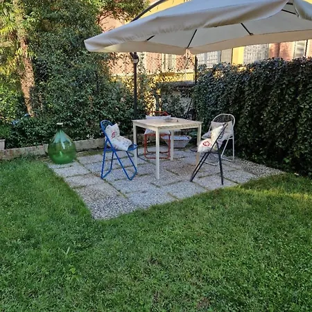 Semesterbostad Minimal Chic House Parking And Private Garden Bologna