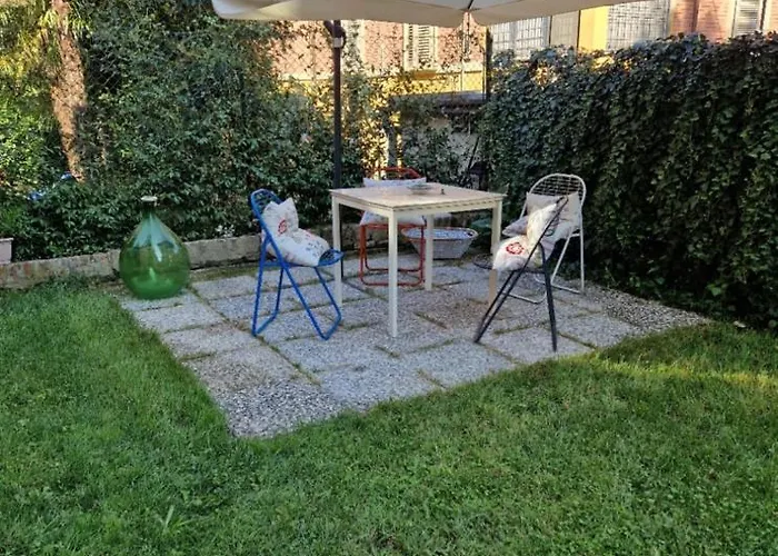 Semesterbostad Minimal Chic House Parking And Private Garden Bologna