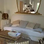 Holiday home Minimal Chic House Parking And Private Garden *