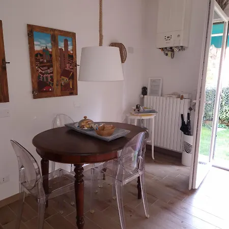 Ferienhaus Minimal Chic Apartment Private Garden Free Parking Bologna Bologna