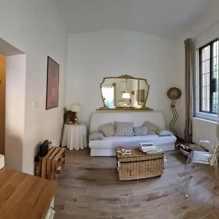 Dom wakacyjny Minimal Chic House Parking And Private Garden