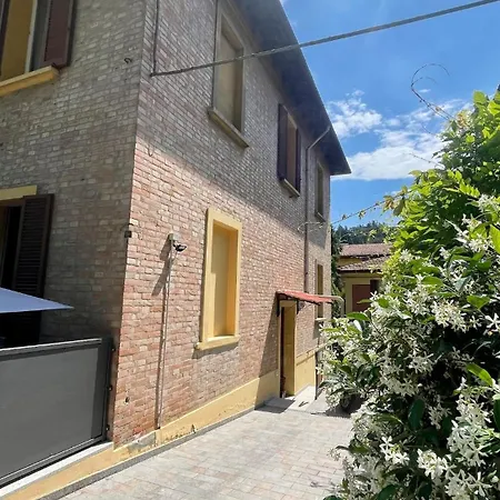 Minimal Chic House Parking And Private Garden 펜션 볼로냐