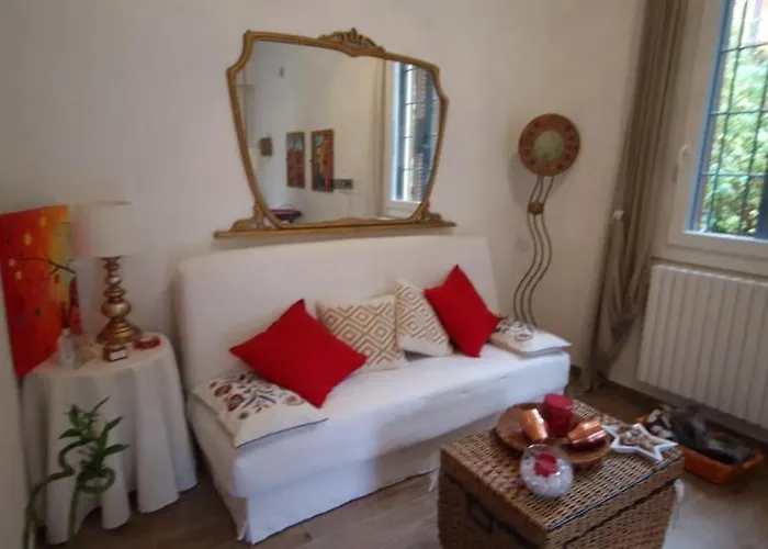 Minimal Chic House Parking And Private Garden Holiday home